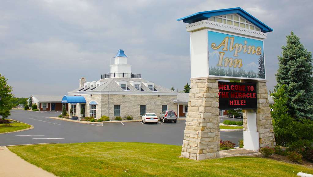 Alpine Inn & Suites Rockford Exterior photo